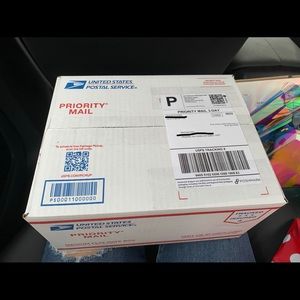 Shipped and here’s the tracking 😊✨